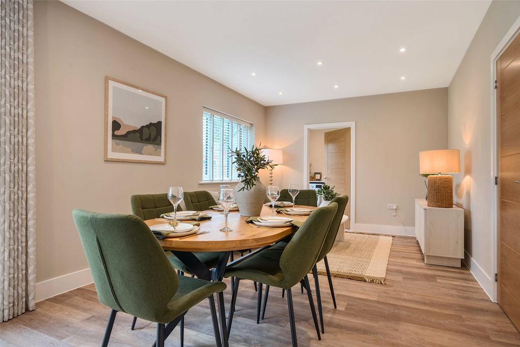 Property photo 3 of 9 Show Home