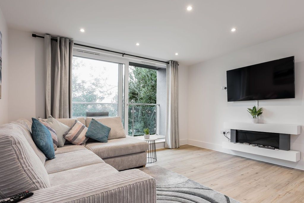 Property photo 3 of 12