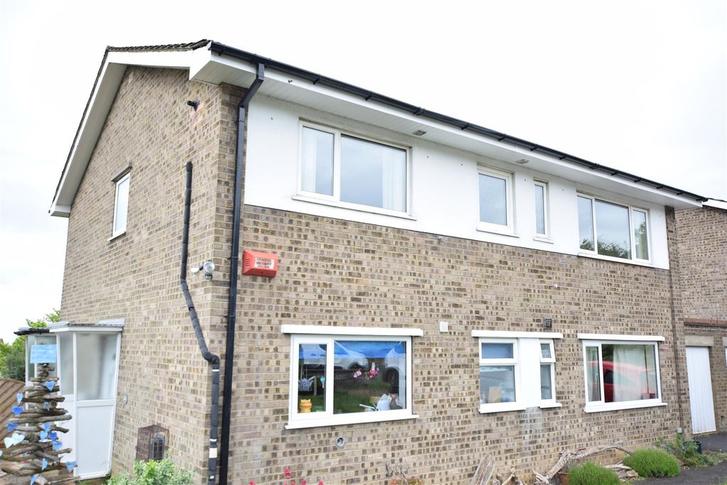 Property photo 1 of 9