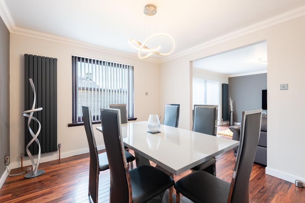 Property photo 3 of 24 Lev1393Pem Dining Room.Jpg