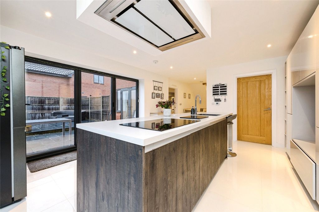 Property photo 3 of 18 Kitchen/Diner