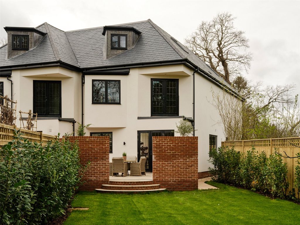 Property photo 2 of 17 Mulberry House