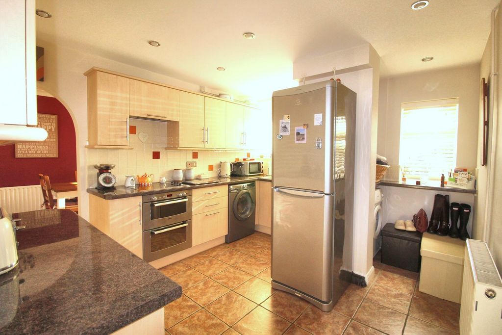 Property photo 2 of 14