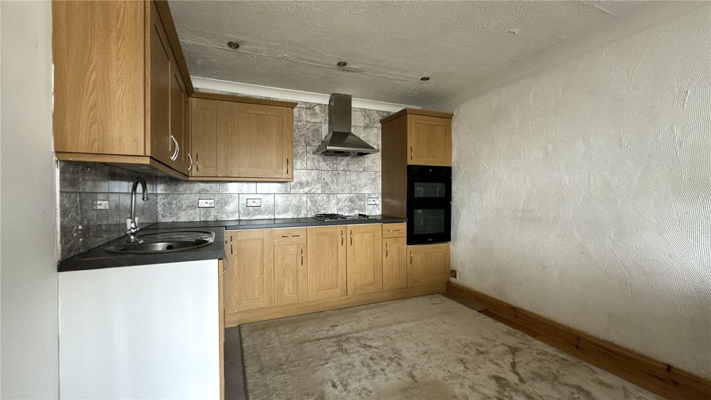 Property photo 3 of 12 Picture No. 11