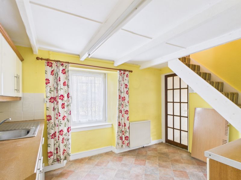 Property photo 2 of 11 Kitchen