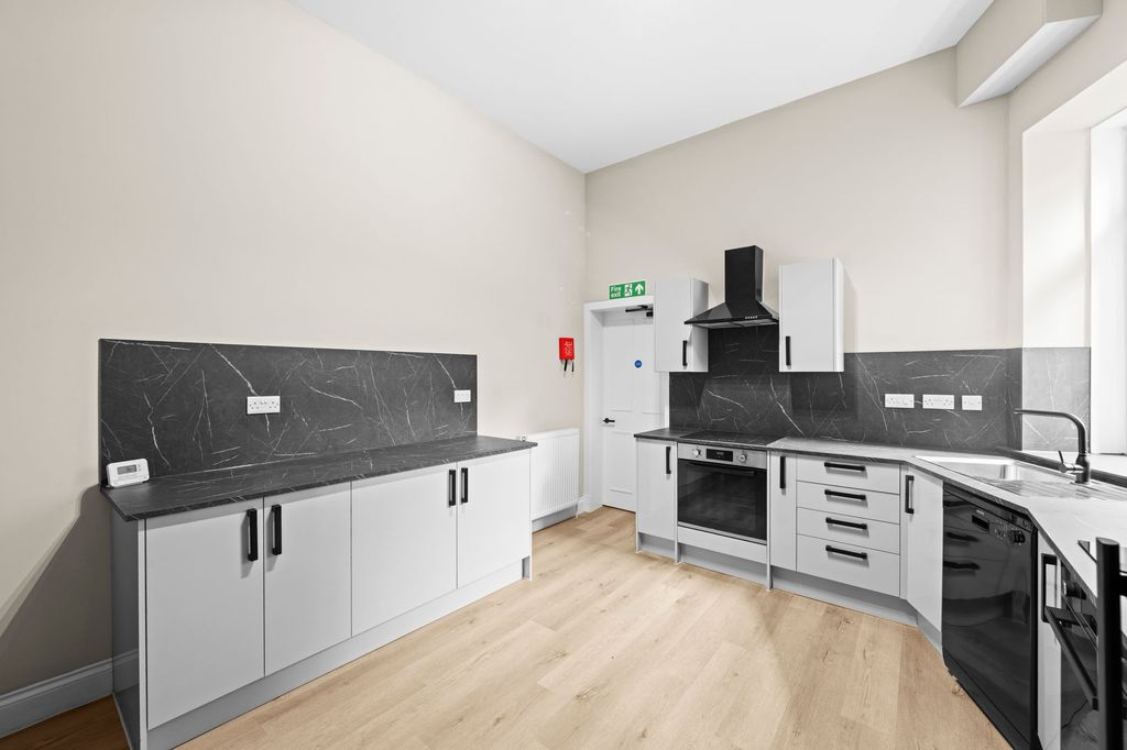 2 bed shared accommodation to rentOnslow Drive, Glasgow G31 photo 4