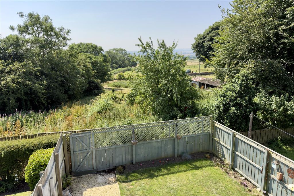 Property photo 2 of 27