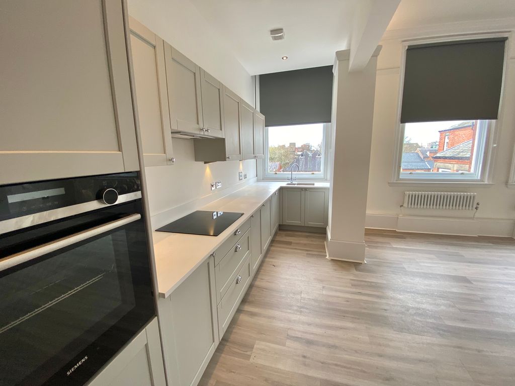 Property photo 3 of 10 Kitchen