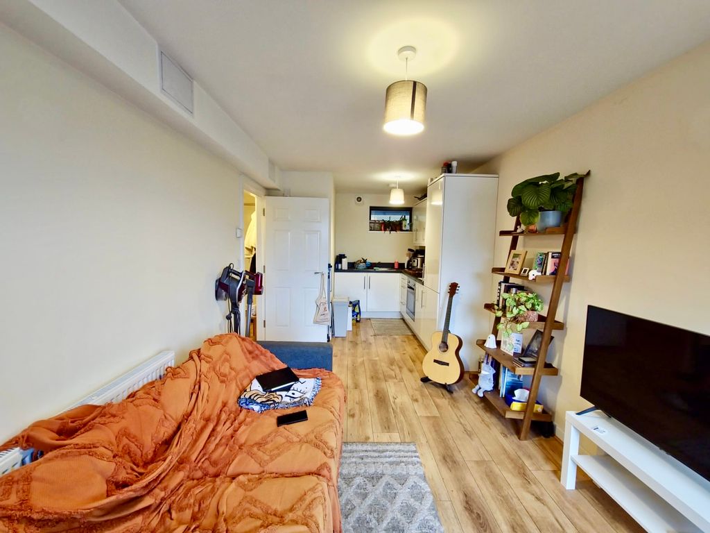 Property photo 3 of 7