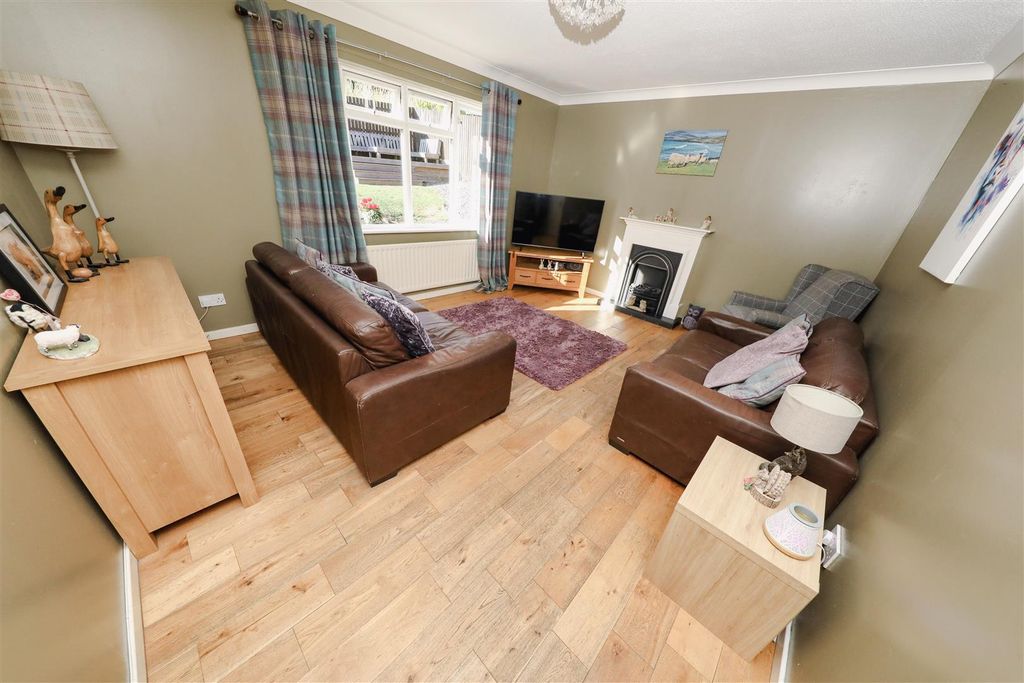 Property photo 3 of 18 c