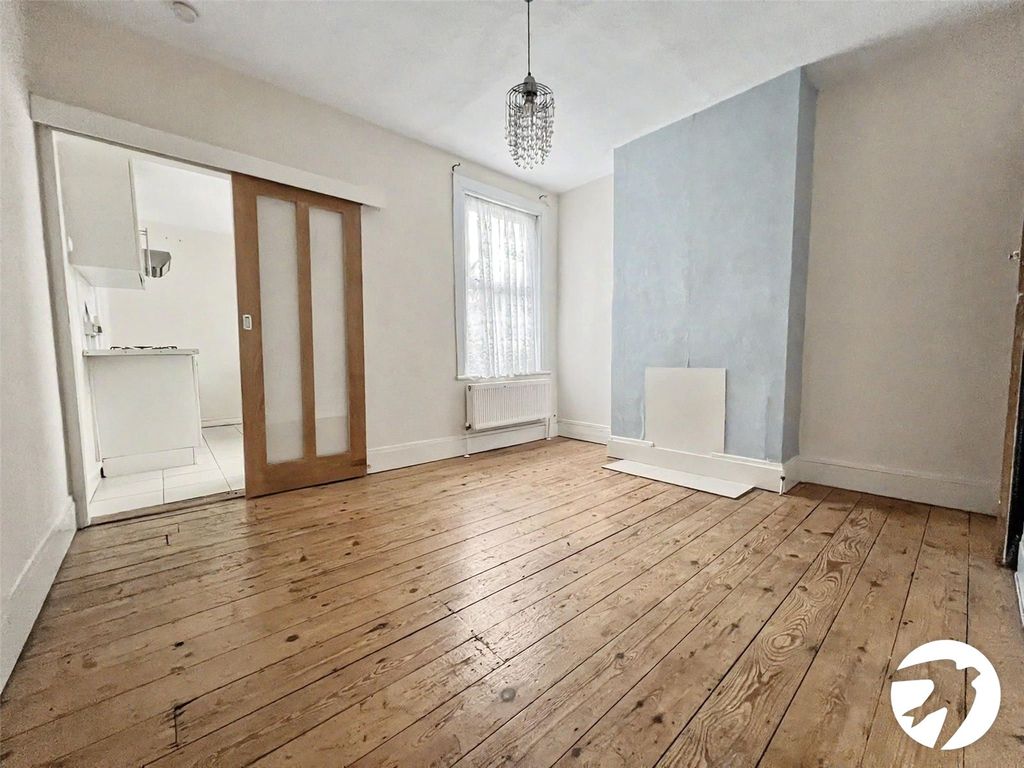 Property photo 3 of 9 Dining Room