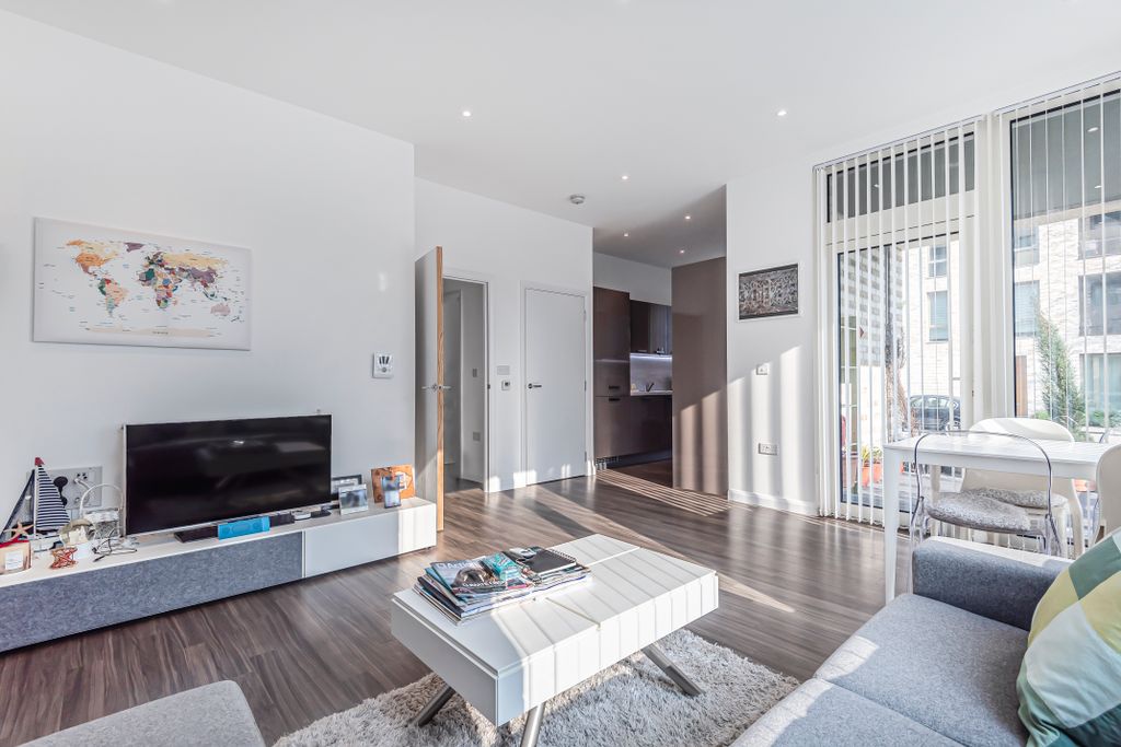 Property photo 2 of 9 Living Room