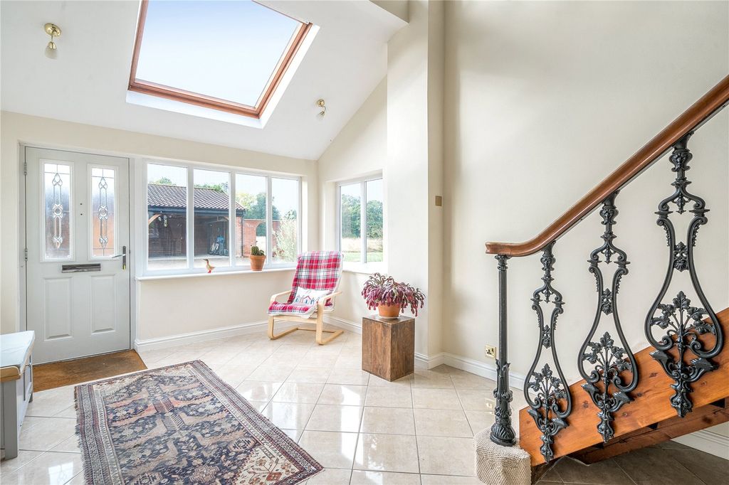 Property photo 3 of 24 Hall