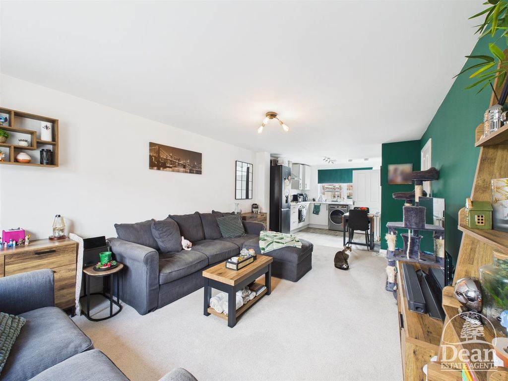 Property photo 3 of 13