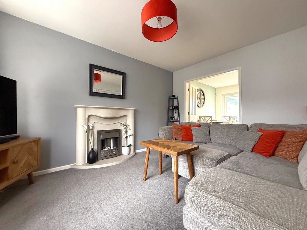 Property photo 3 of 27