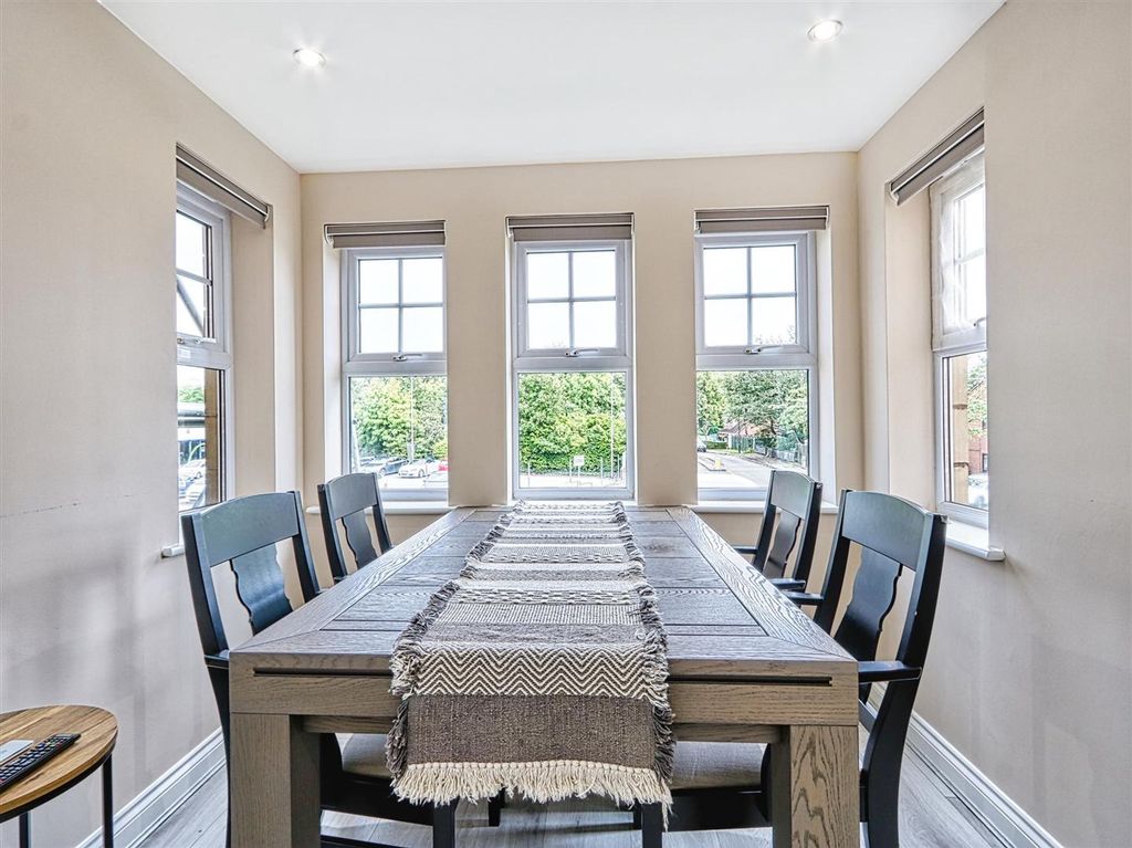 Property photo 3 of 20 Lounge Diner