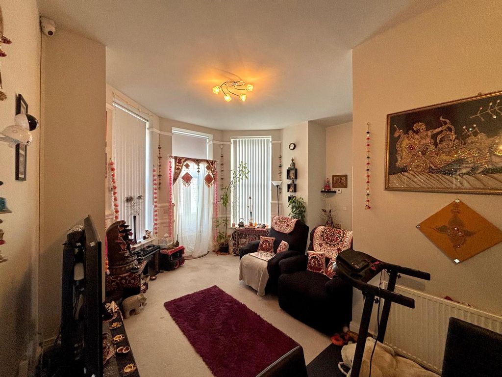 Property photo 3 of 11