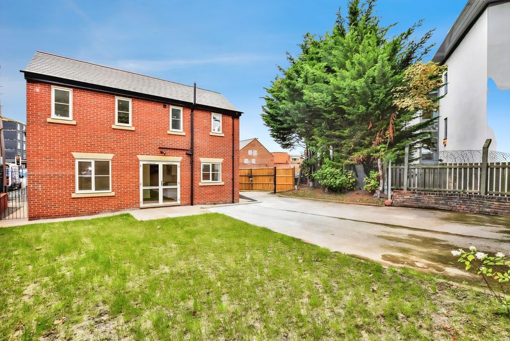 Property photo 3 of 13 Picture No. 18