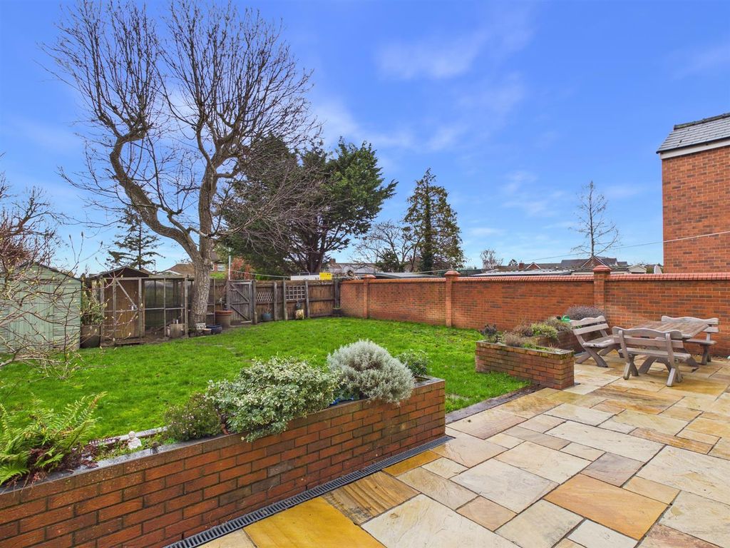 Property photo 3 of 25