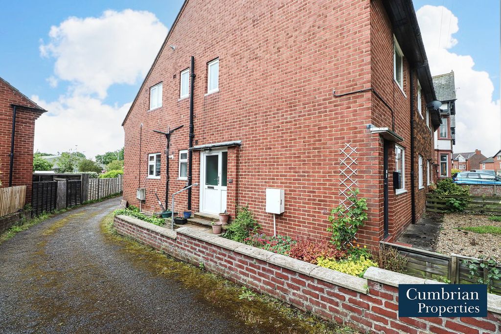 Property photo 1 of 15 External