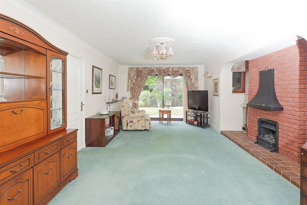 Property photo 2 of 16