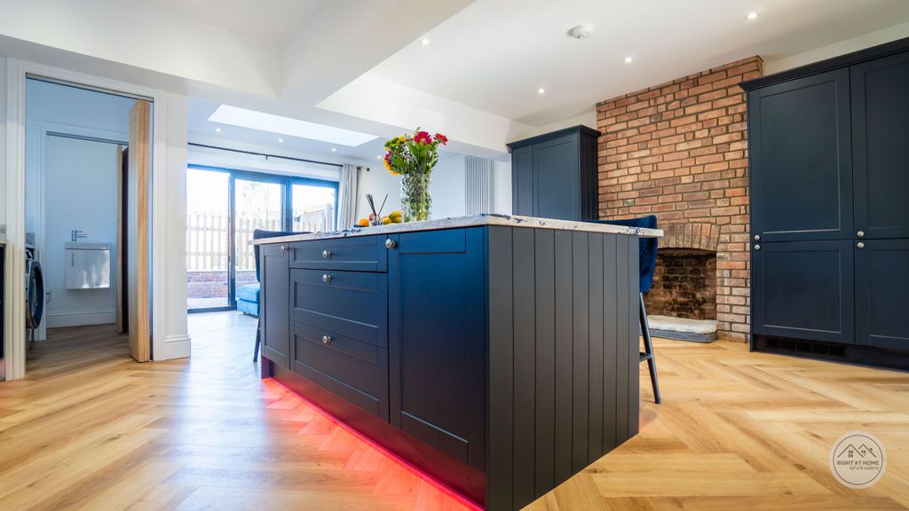 Property photo 3 of 22