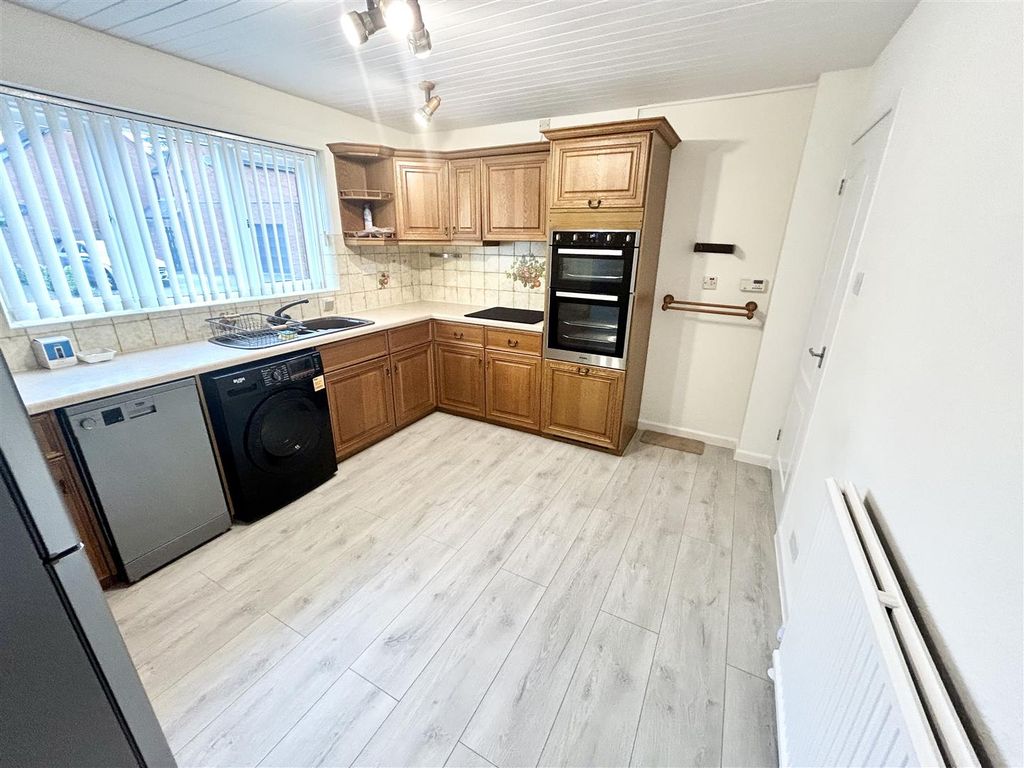 Property photo 2 of 13 Img_9812.Jpeg