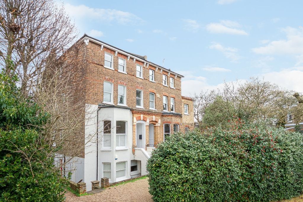 Property photo 1 of 28