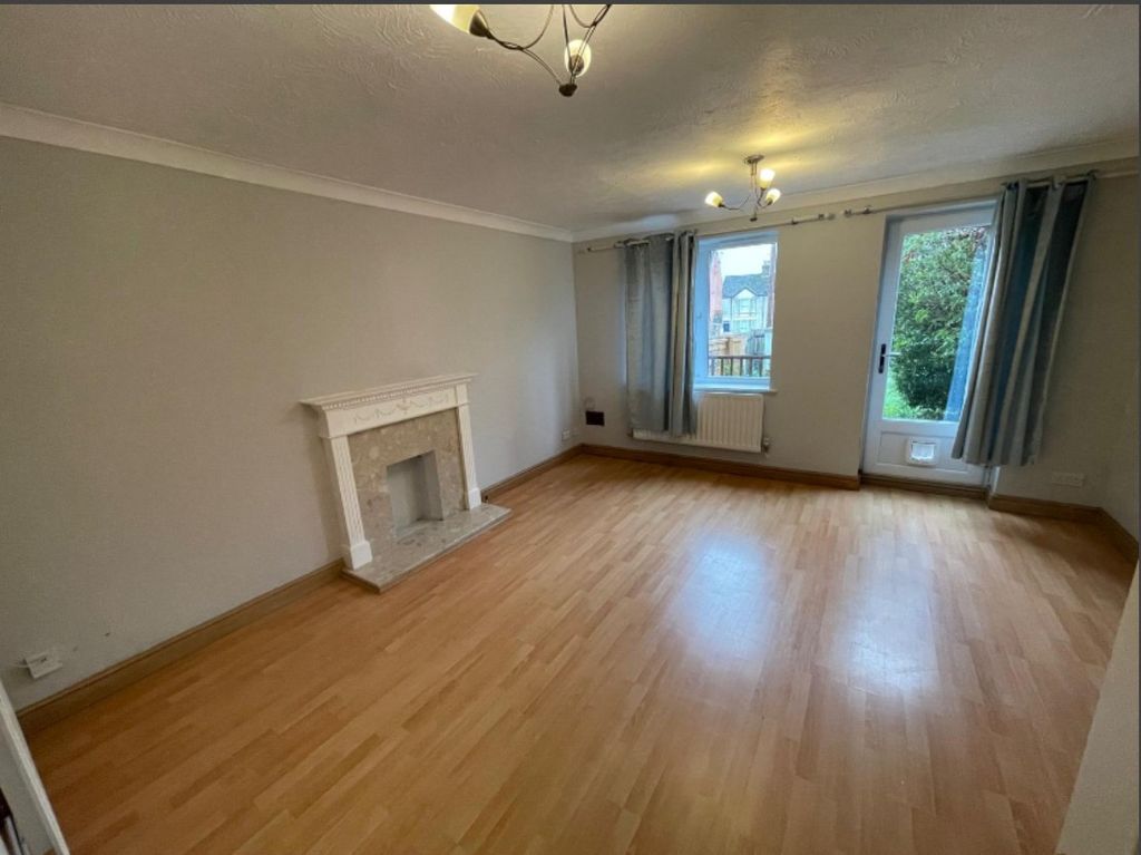 Property photo 2 of 8 Photo 1