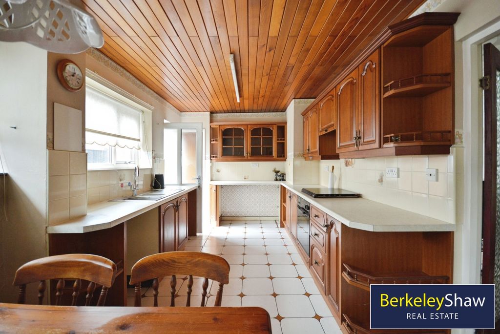 Property photo 2 of 17 Pbox-Img.Jpg