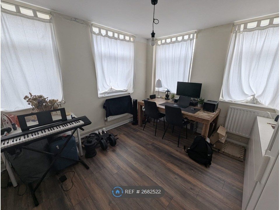 Property photo 3 of 6