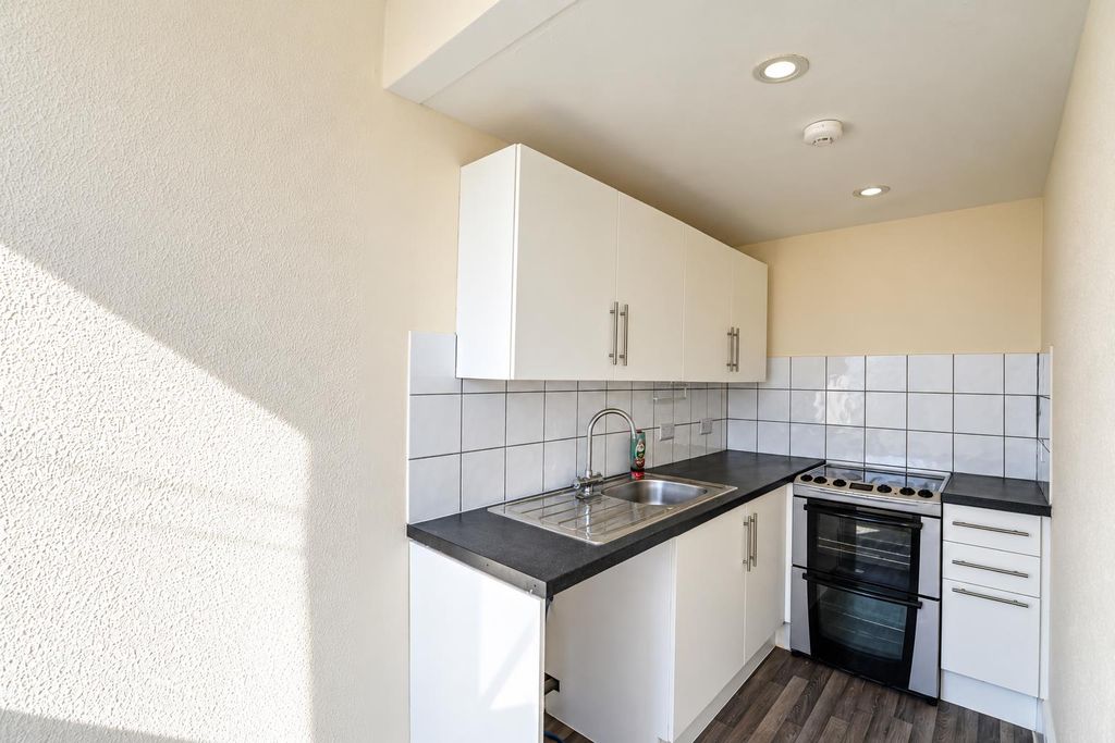 Property photo 3 of 12 E39Fe543-0946-4773-Bee8-6356682c98Bb.Png