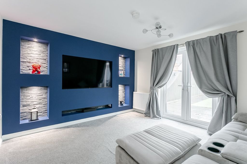 Property photo 3 of 26