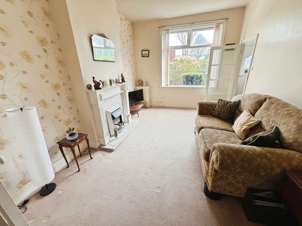 Property photo 3 of 14 Living Room