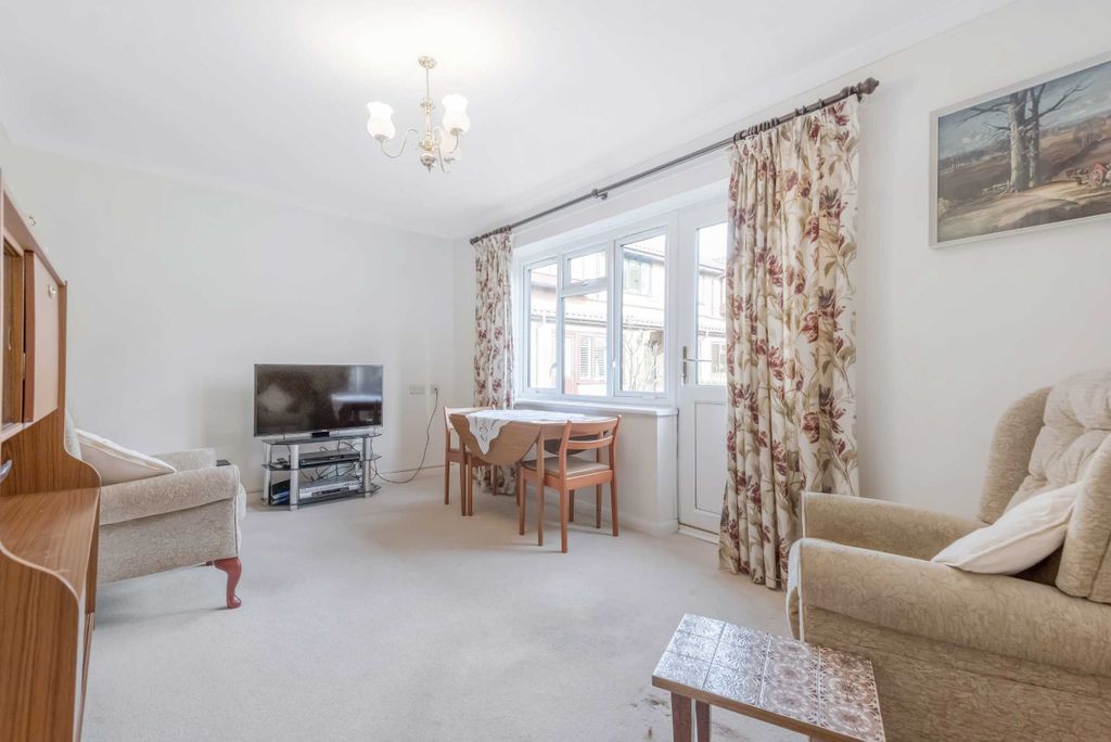 Property photo 2 of 8 2