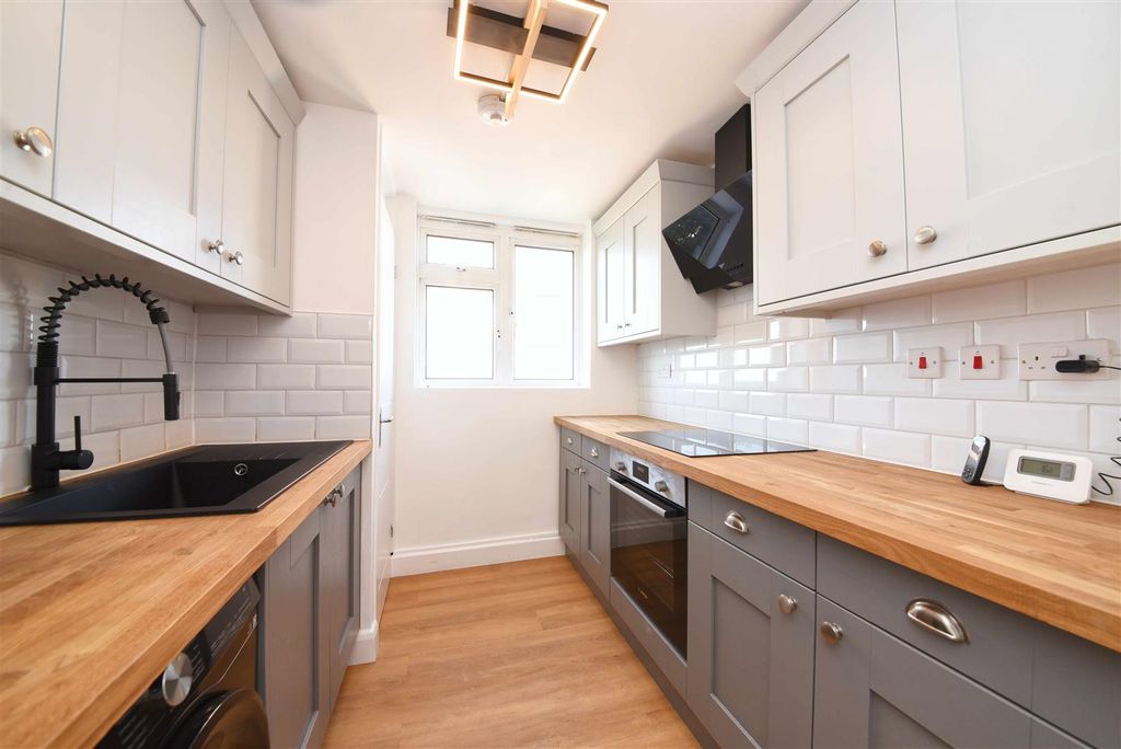 Property photo 2 of 9 56_Prospect_Ring_Pic_3.Jpg