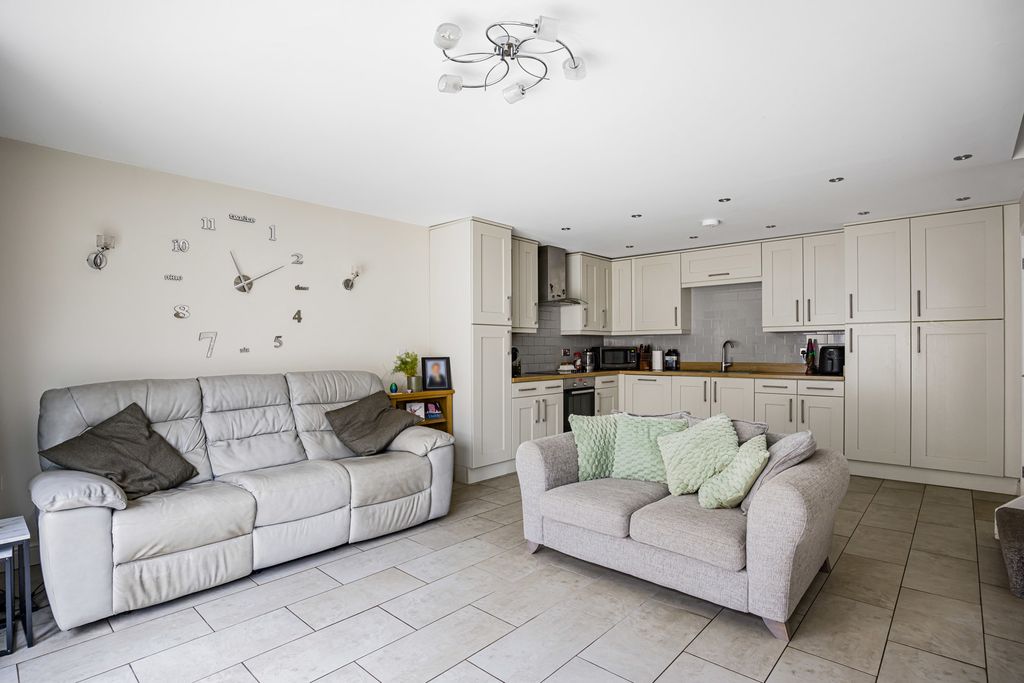 Property photo 2 of 14 Sitting Area