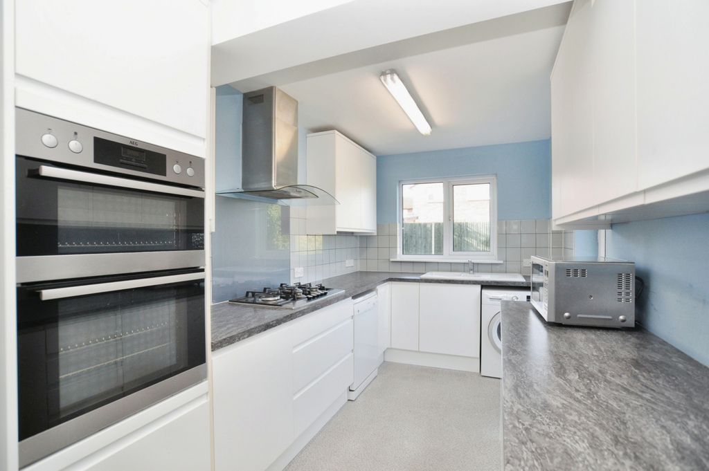 Property photo 2 of 16