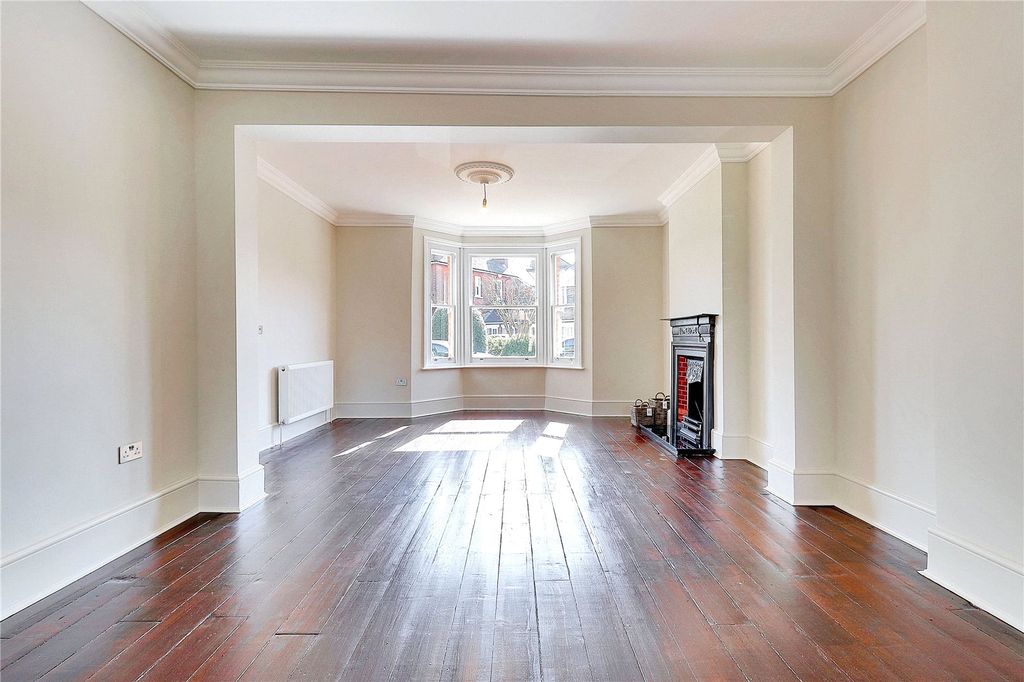 Property photo 3 of 14 Sitting/Dining Room