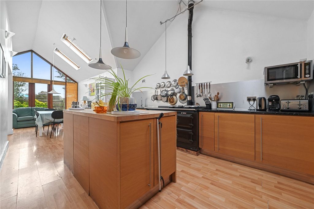 Property photo 3 of 32 Kitchen/Garden Room