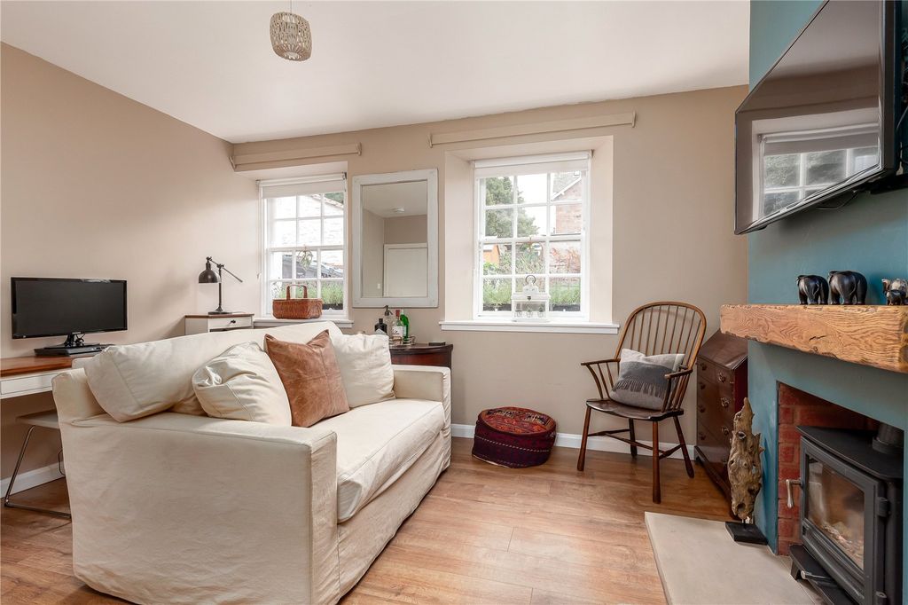 Property photo 3 of 16 Sitting Room