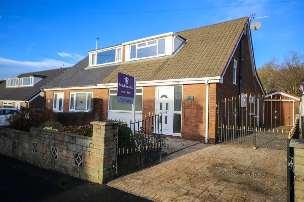 Property photo 1 of 26