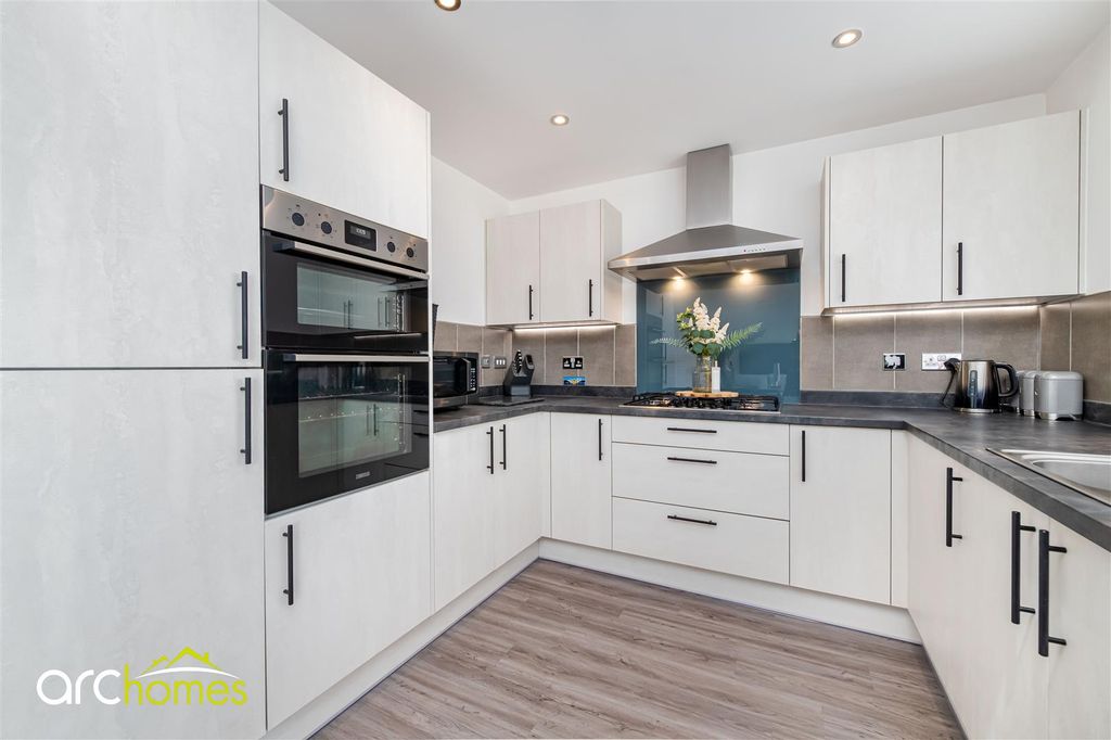 Property photo 3 of 35 Sovereign-7.Jpg