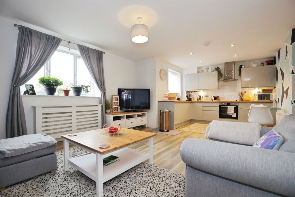 Property photo 2 of 11