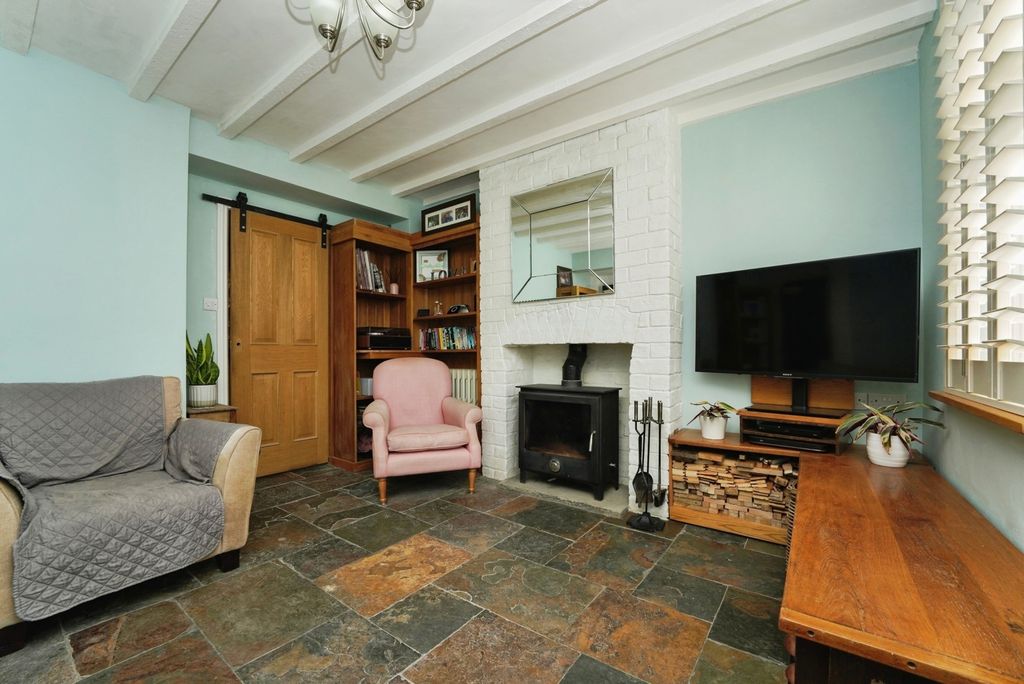 Property photo 2 of 17 Photo