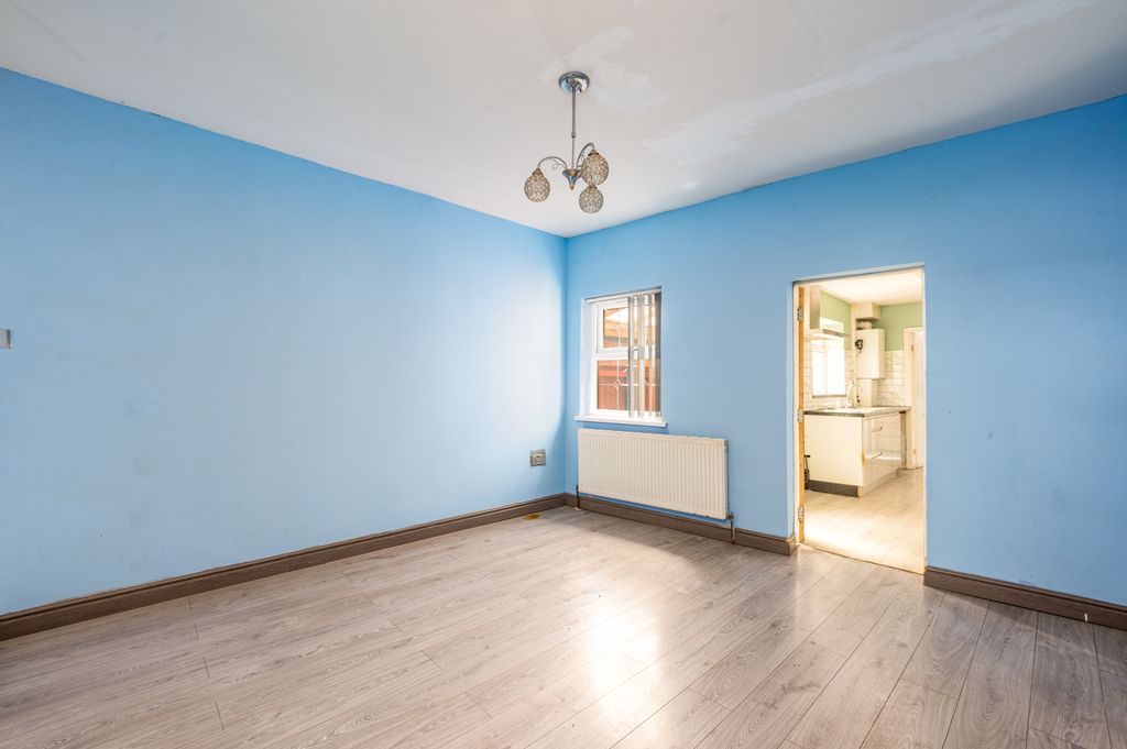 Property photo 2 of 28 05