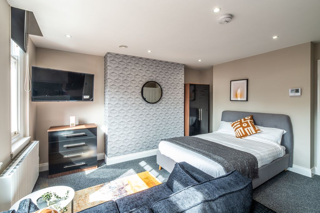 Property photo 1 of 9 Canning Place B212-002