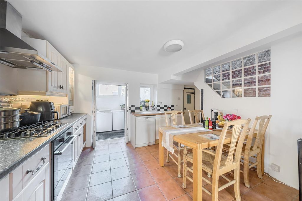 Property photo 3 of 20 Kitchen/Diner
