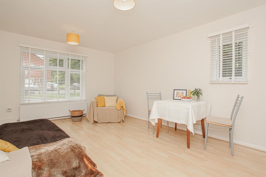 Property photo 3 of 12 Img_2529.Jpg