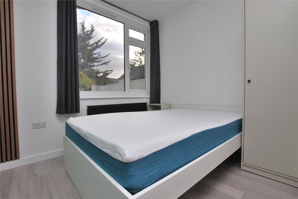 Property photo 1 of 6 Picture No. 08